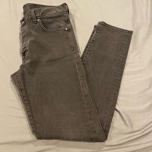 Super cute high waisted mom jeans